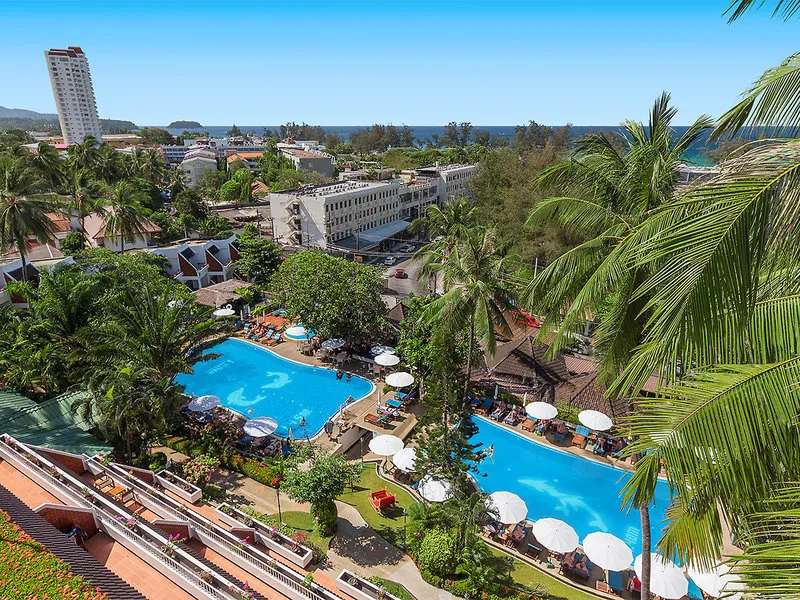 Hotelski bazeni s pogledom na ocean v Best Western Phuket Ocean Resort